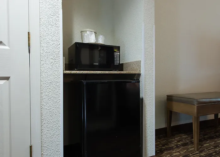 Holiday Inn Express & Suites Walterboro I-95
