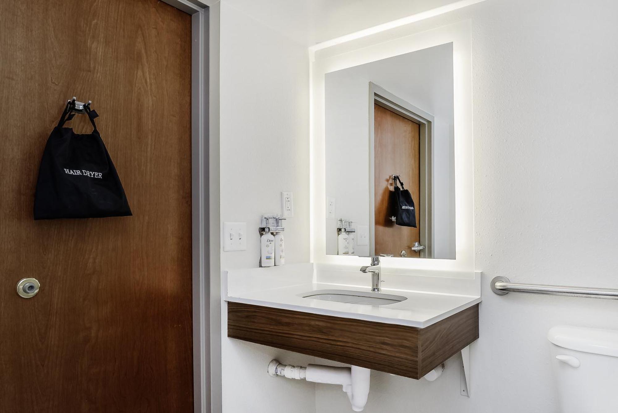 Express & By Ihg 2* Walterboro