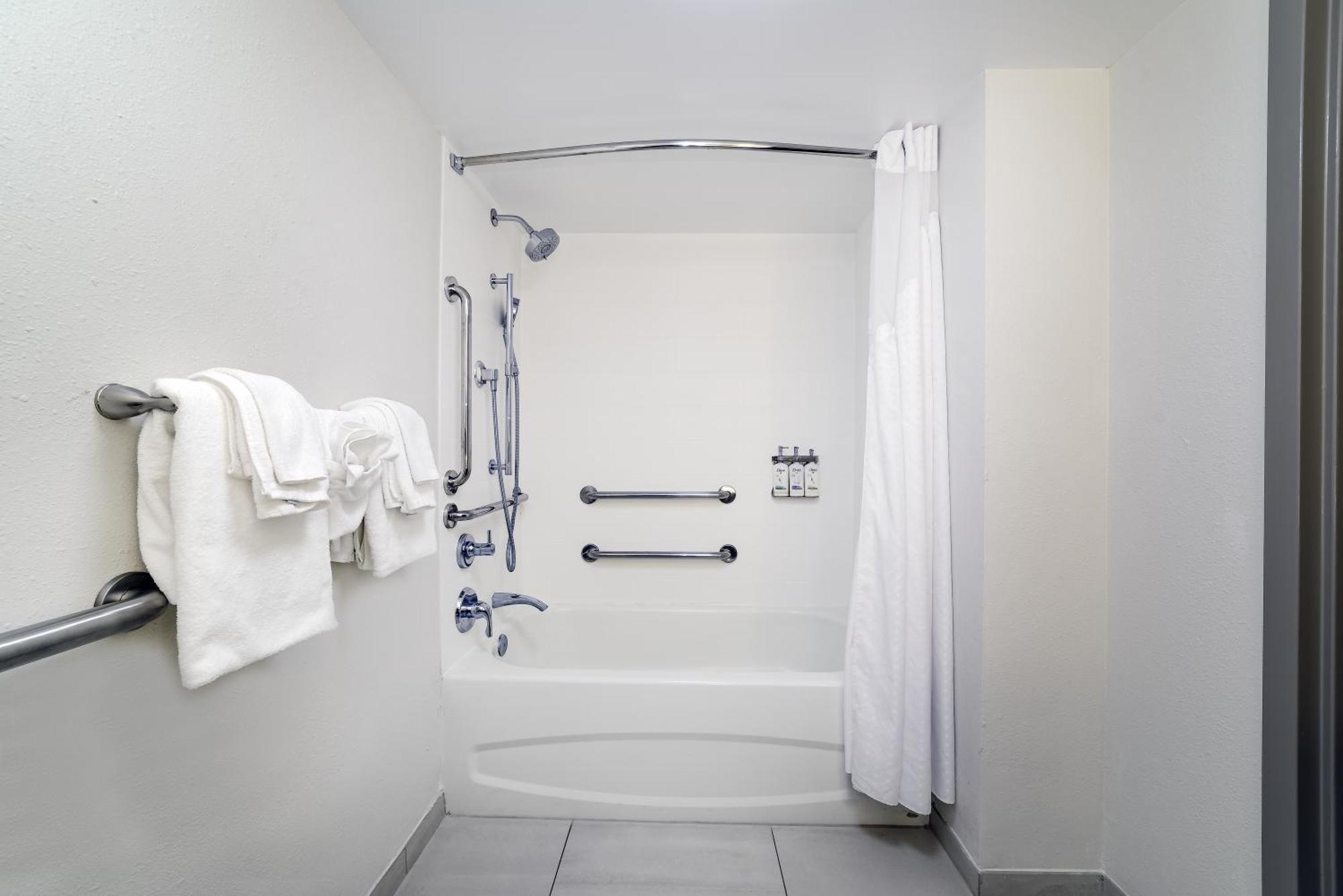 Hotel Express & By Ihg