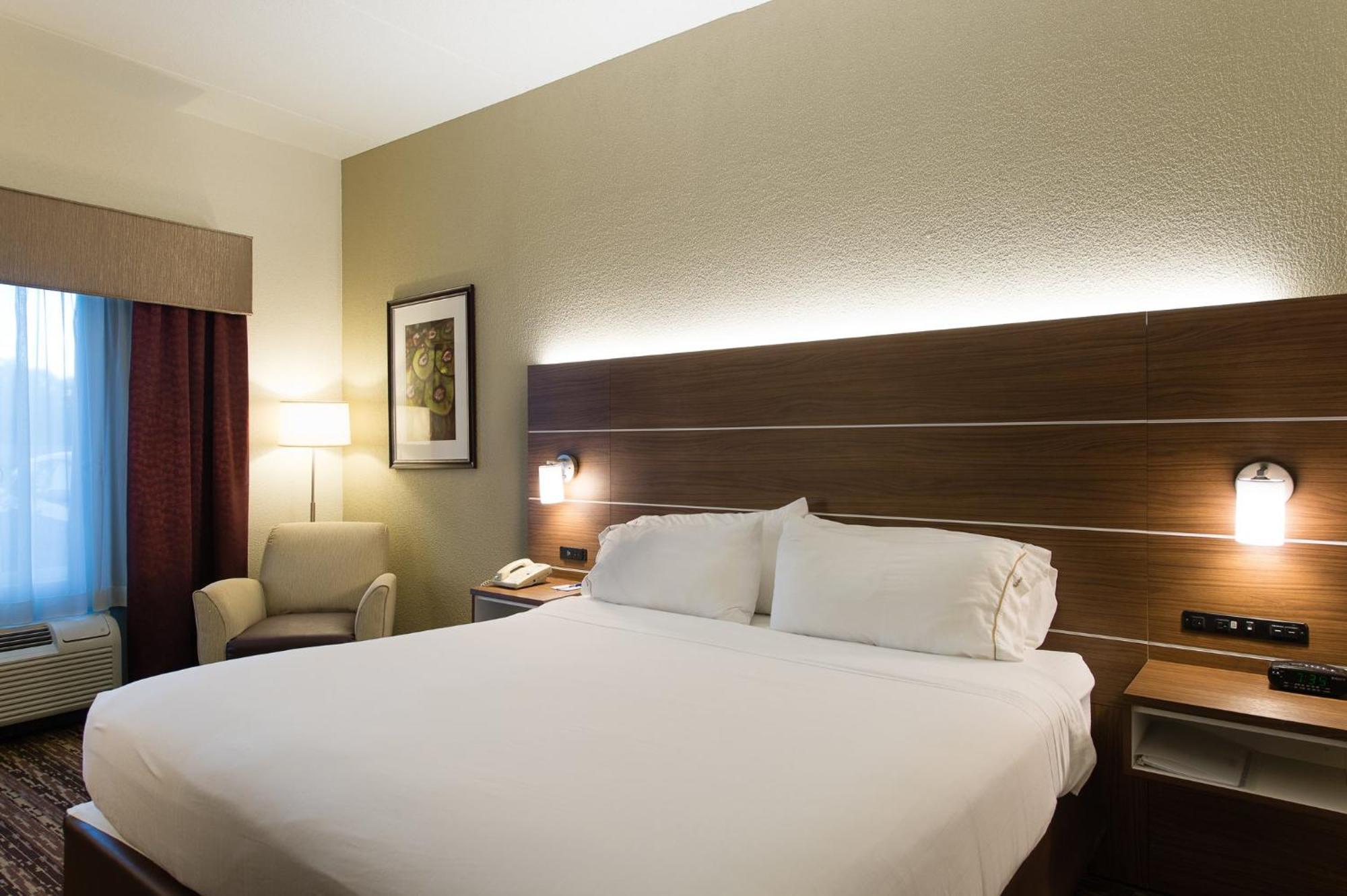 Express & By Ihg 2* Walterboro