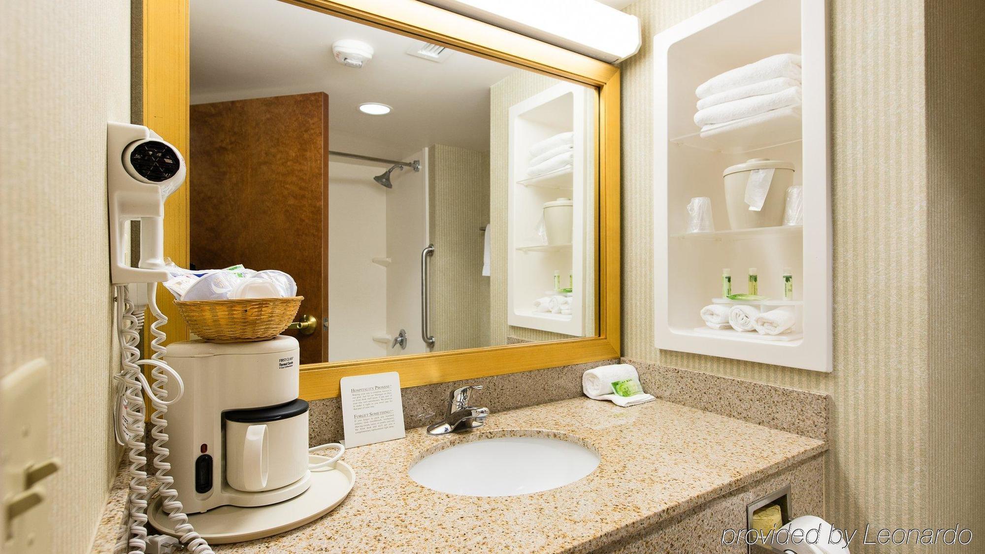 Express & By Ihg Hotel