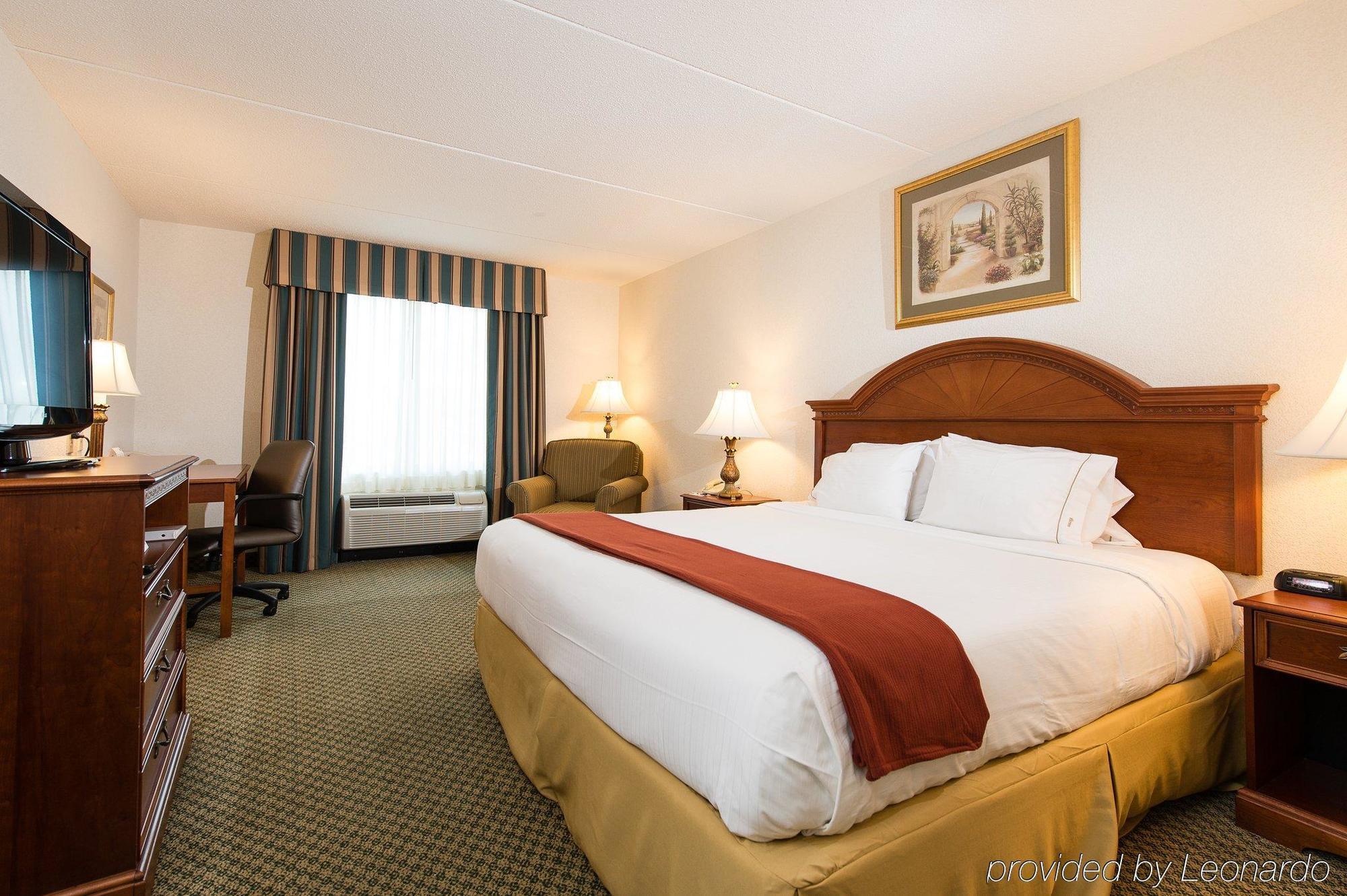 Hotel Express & By Ihg 2*